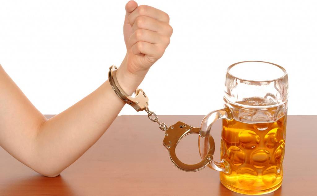 Алкоголизм как заболевание и его влияние на развитие здоровой личности